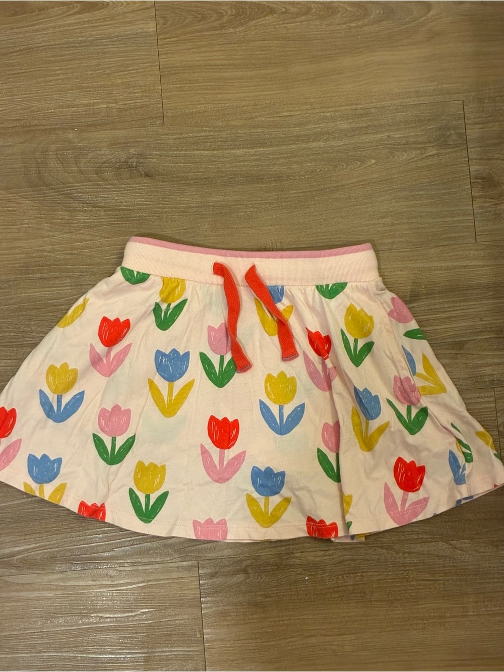 Mini Boden White Skort with Multicolor Tulips and Pink Waistband